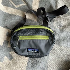 Patagonia Ultralight Black Hole Hip Pack 1L green grey NWOT
